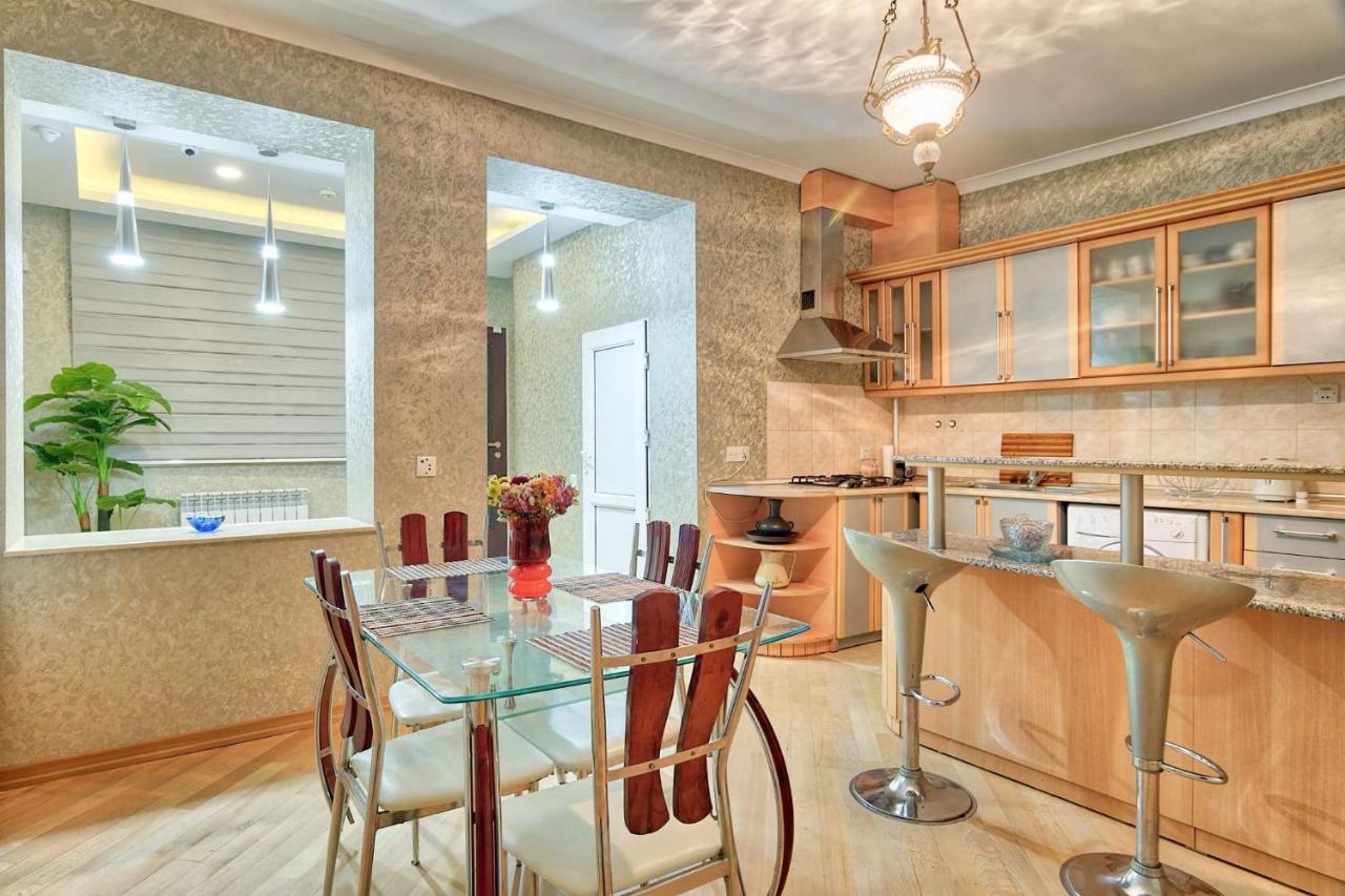 Готель Q&B House Тбілісі Екстер'єр фото