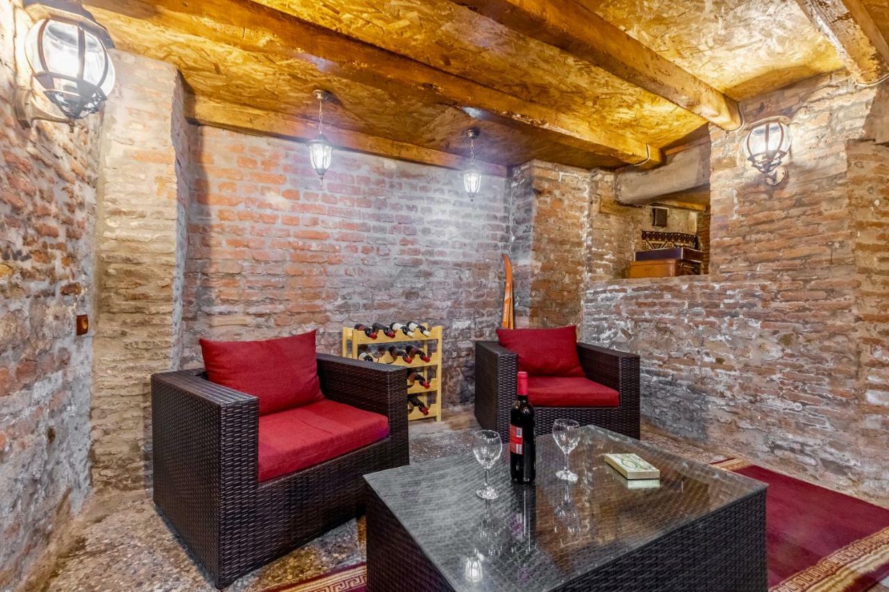 Готель Q&B House Тбілісі Екстер'єр фото