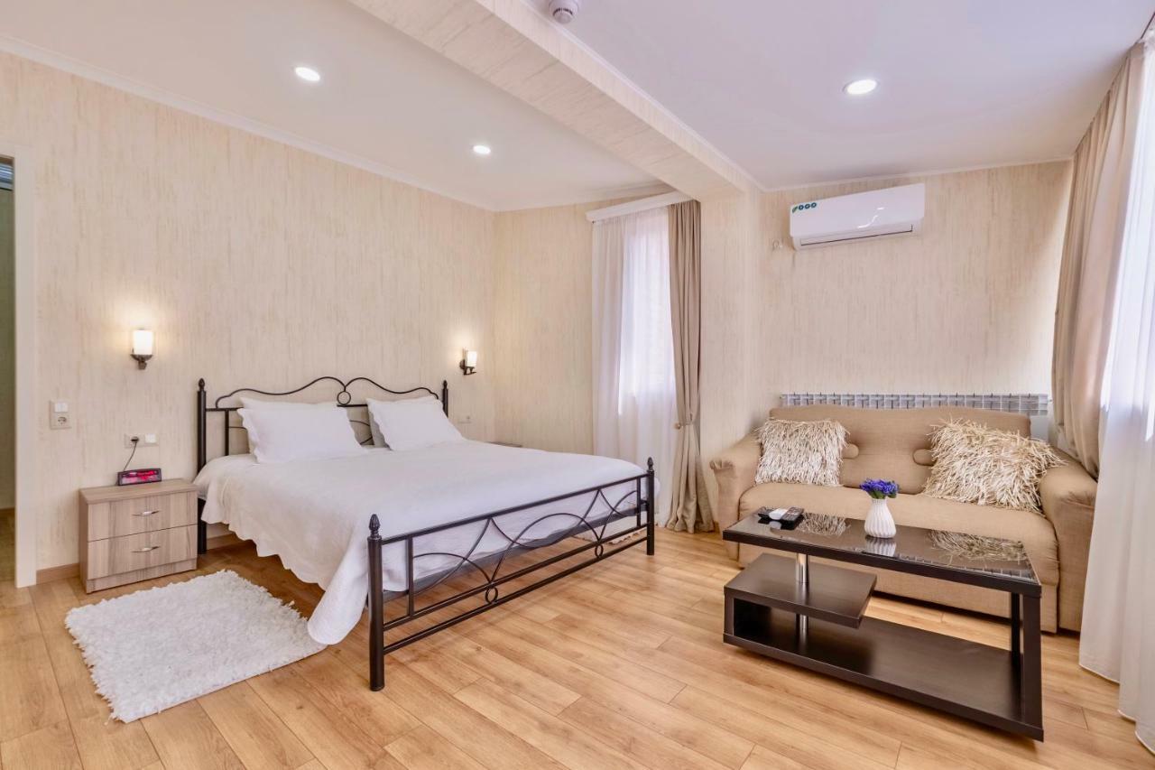 Готель Q&B House Тбілісі Екстер'єр фото