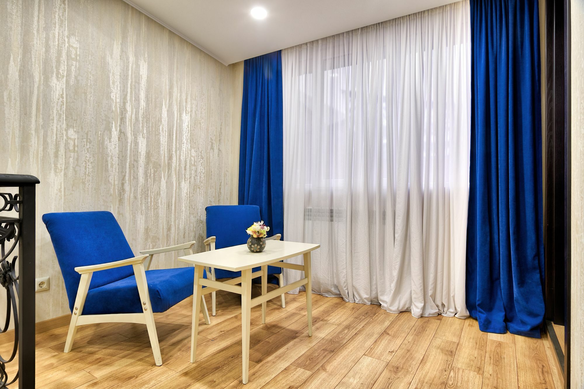 Готель Q&B House Тбілісі Екстер'єр фото