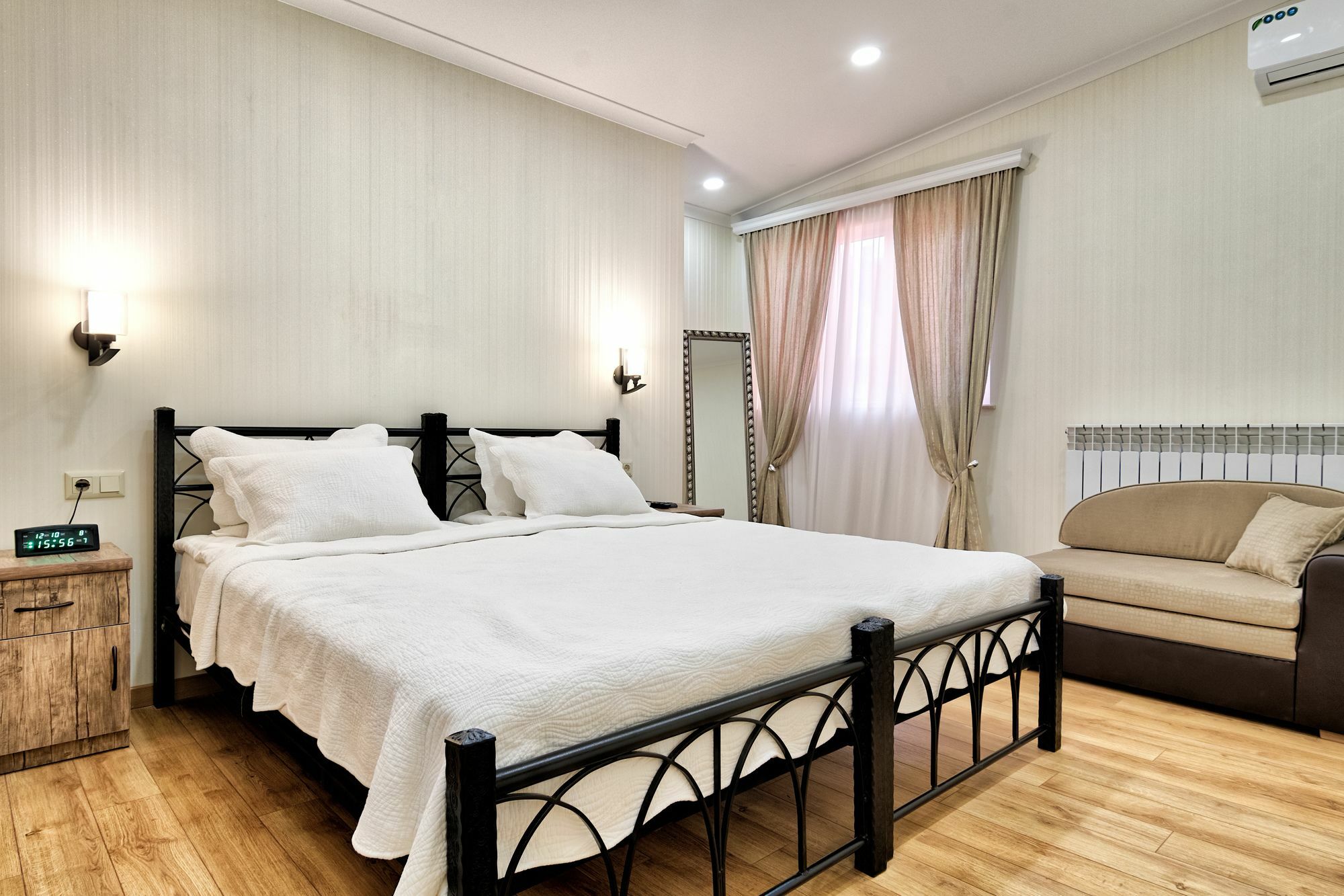 Готель Q&B House Тбілісі Екстер'єр фото
