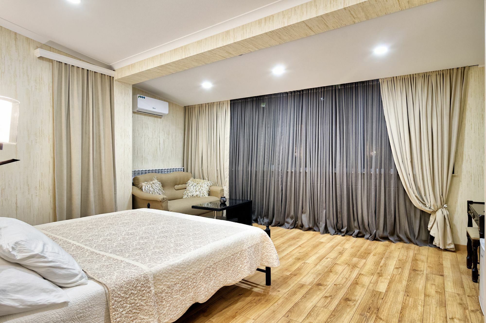 Готель Q&B House Тбілісі Екстер'єр фото